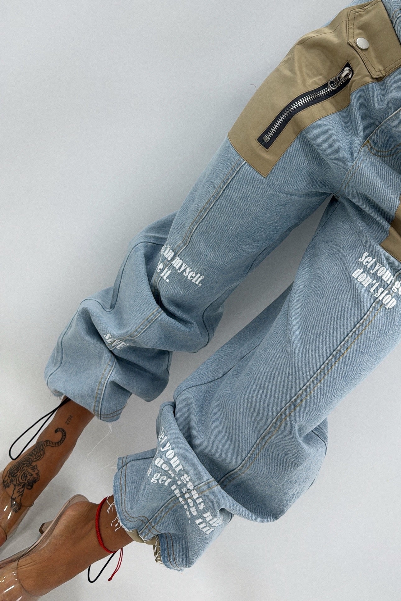 PANTALÓN DETALLES