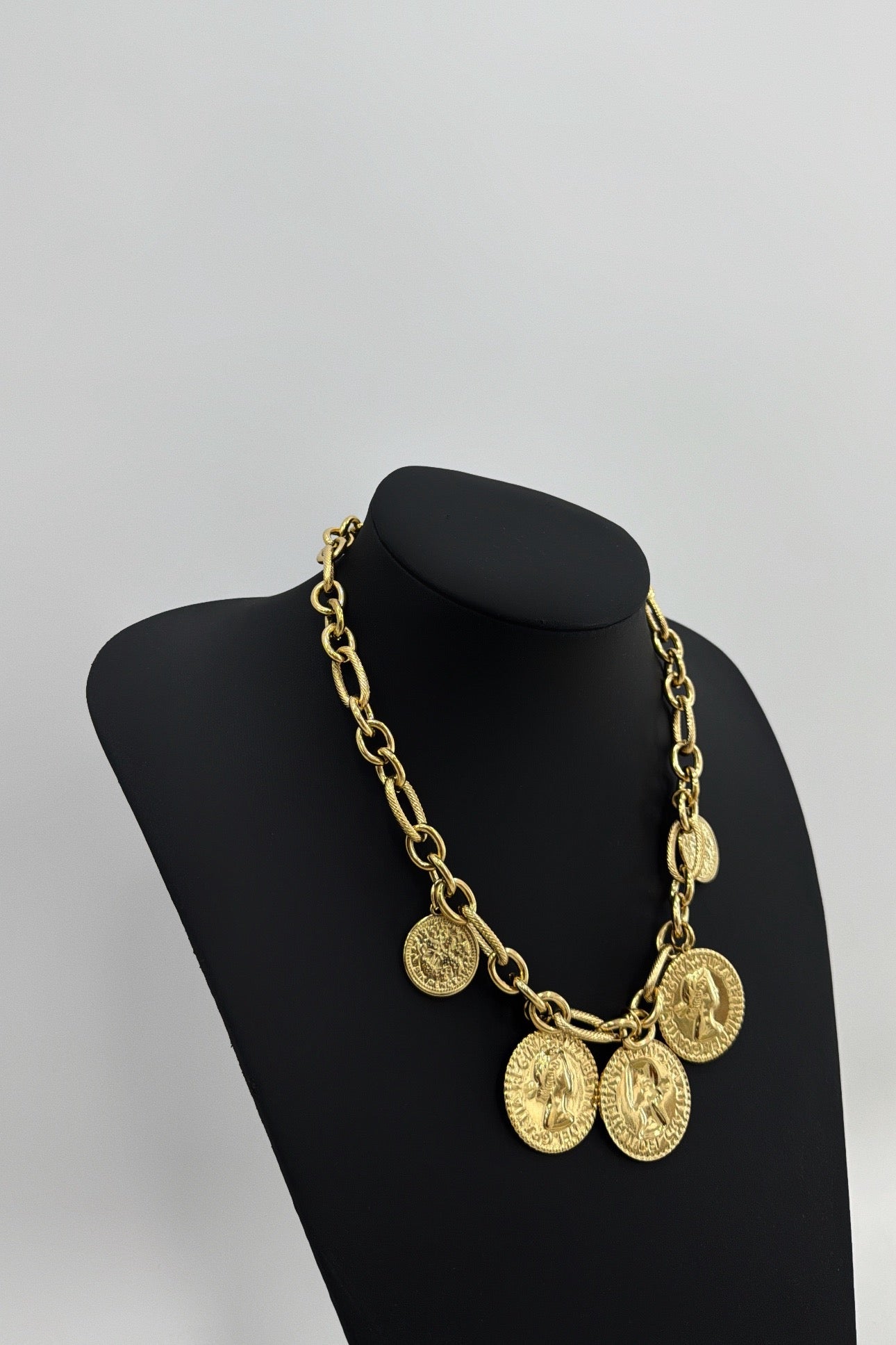 COLLAR MONED MAXI