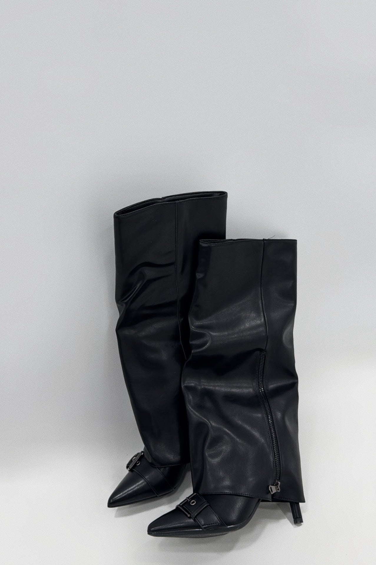 BOTAS TACÓN CON HEBILLA