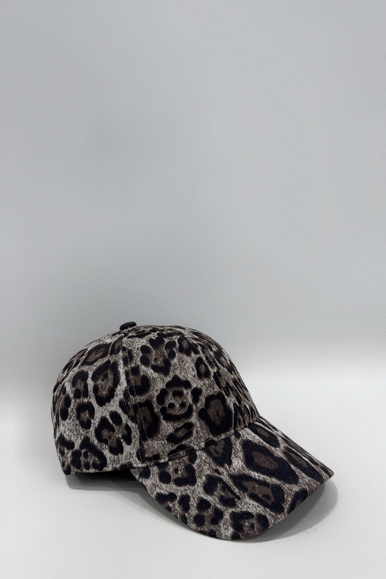 GORRA LEO