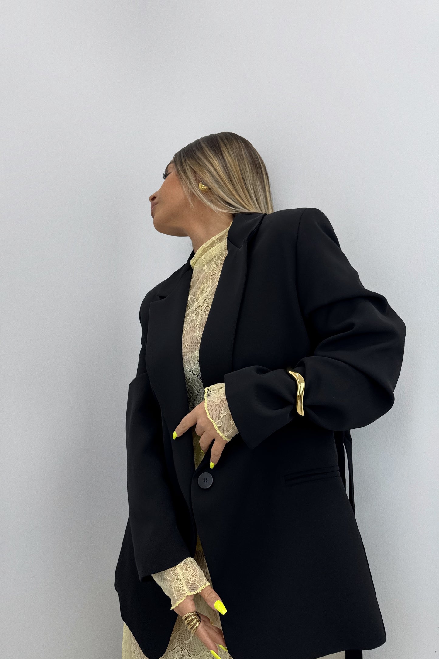 BLAZER CON CINTURÓN LUMINA