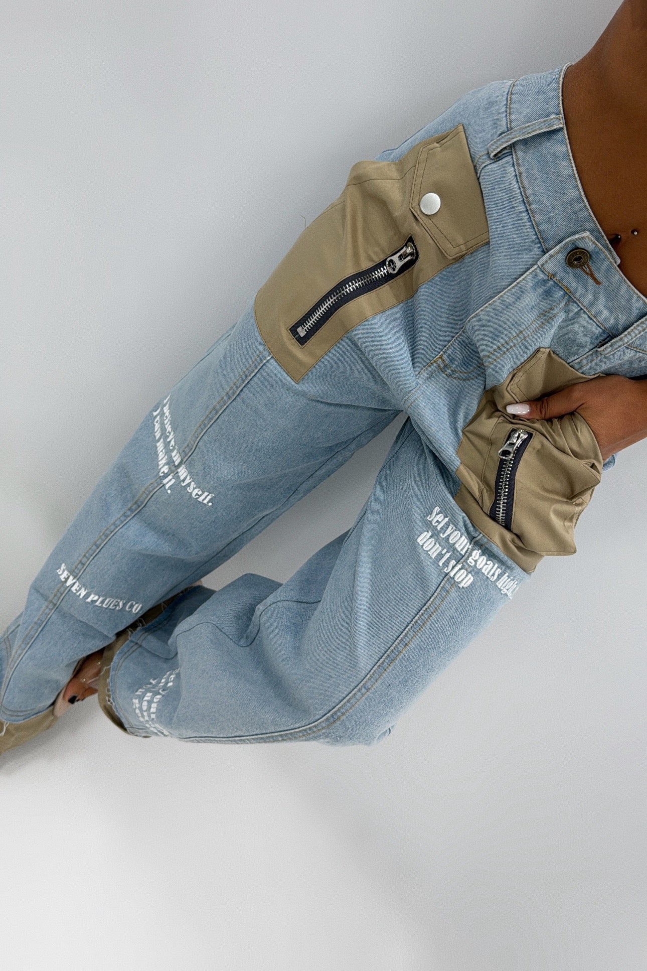 PANTALÓN DETALLES