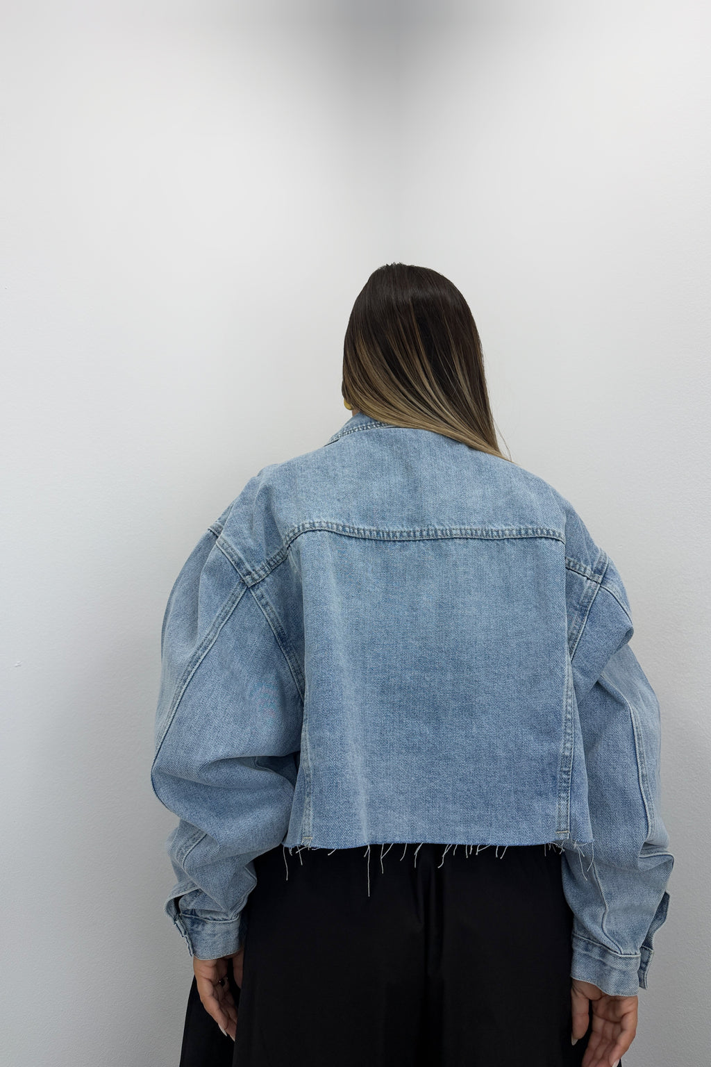 CHAQUETA CROPPED DENIM