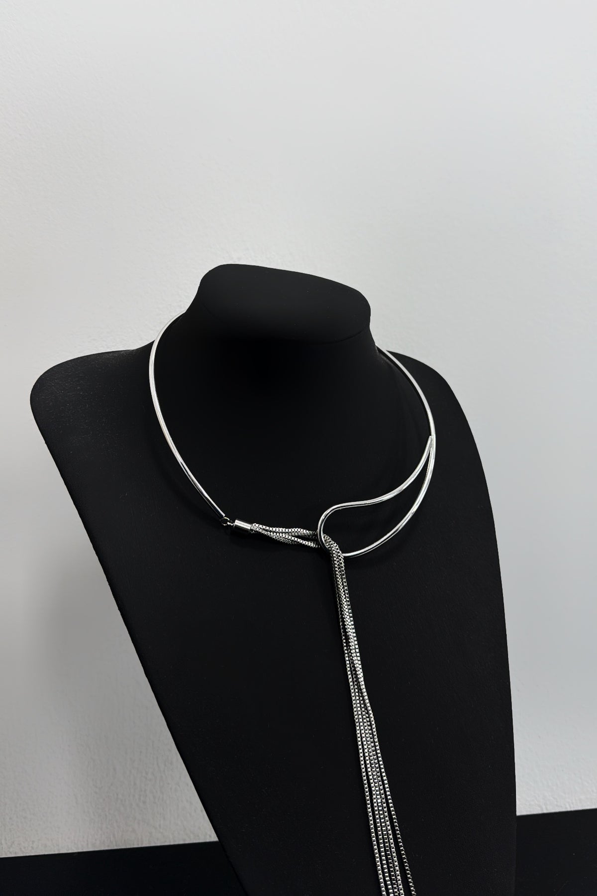 COLLAR CAÍDA