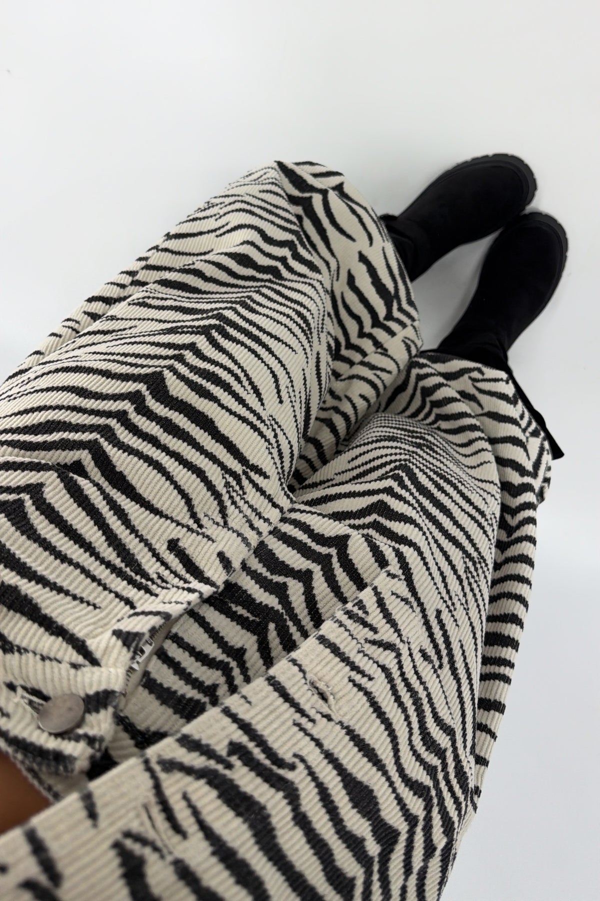 PANTALÓN ZEBRE PANA LUMINA