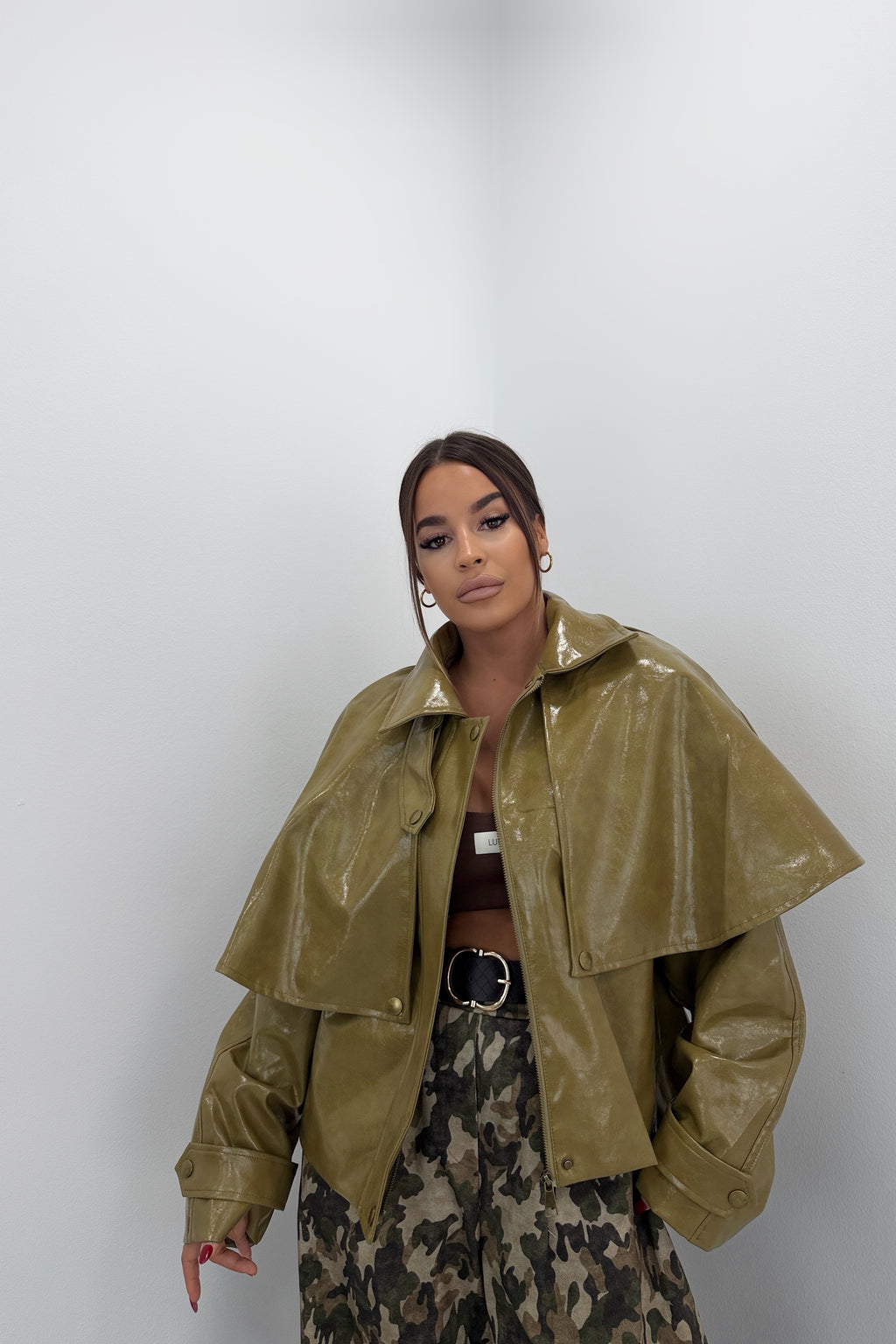 CHAQUETA OLIVE CAPA