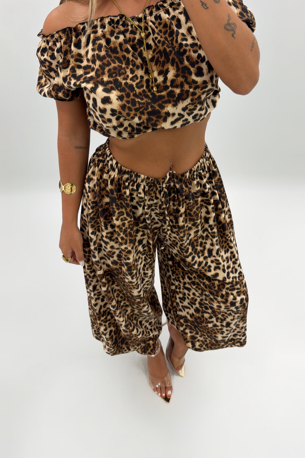 CONJUNTO LEO SATENE