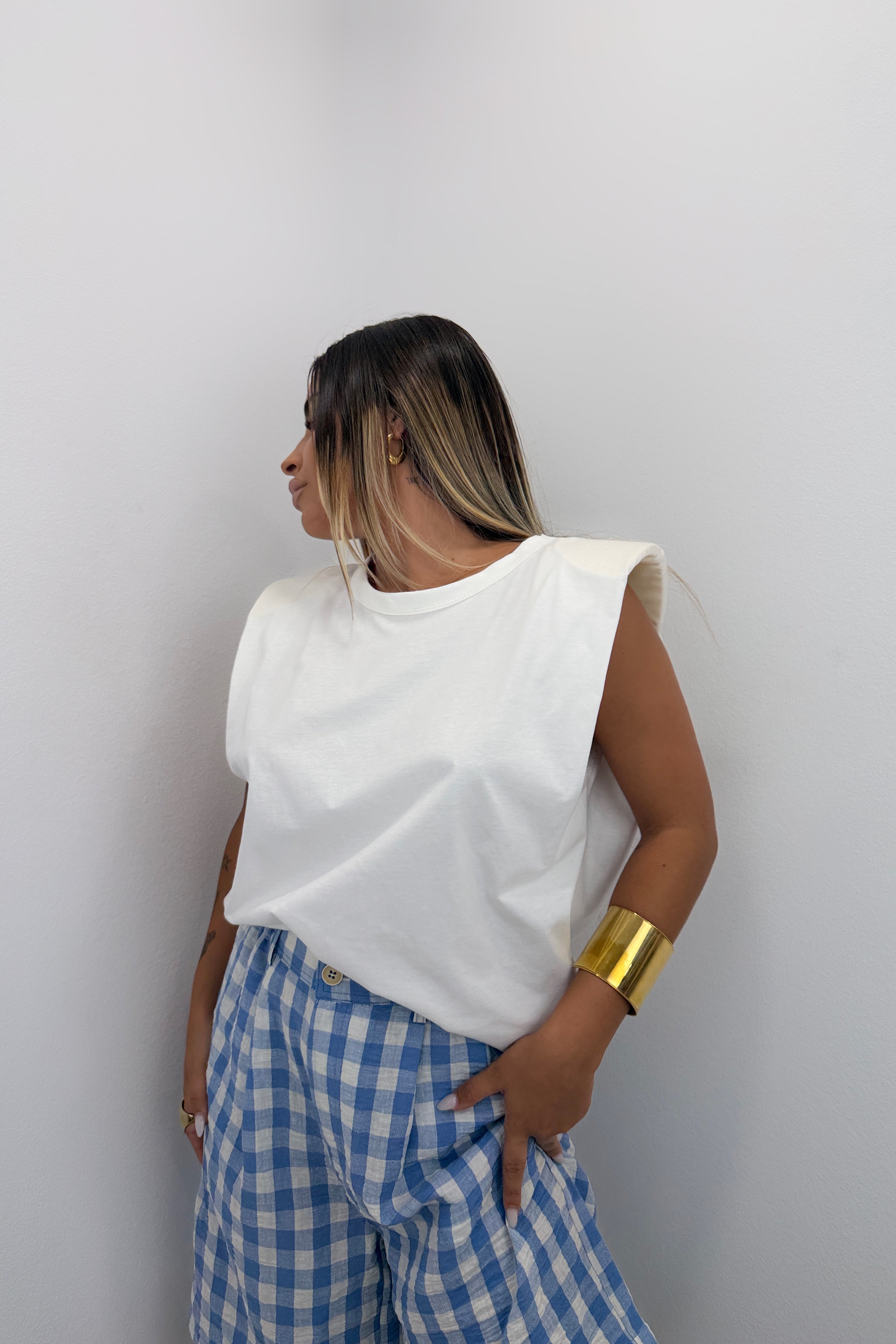 CAMISETA HOMBRERAS