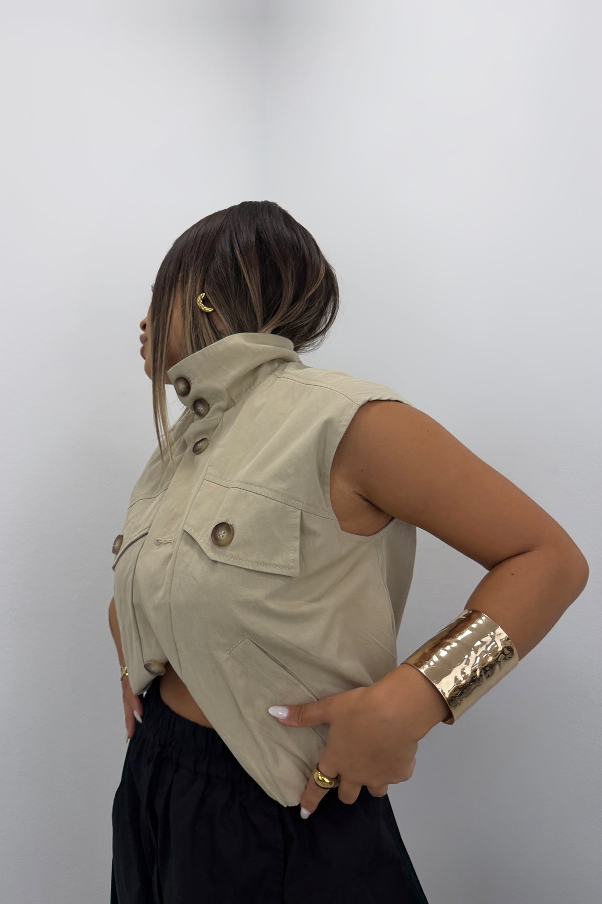 CHALECO CROPPED CREEM