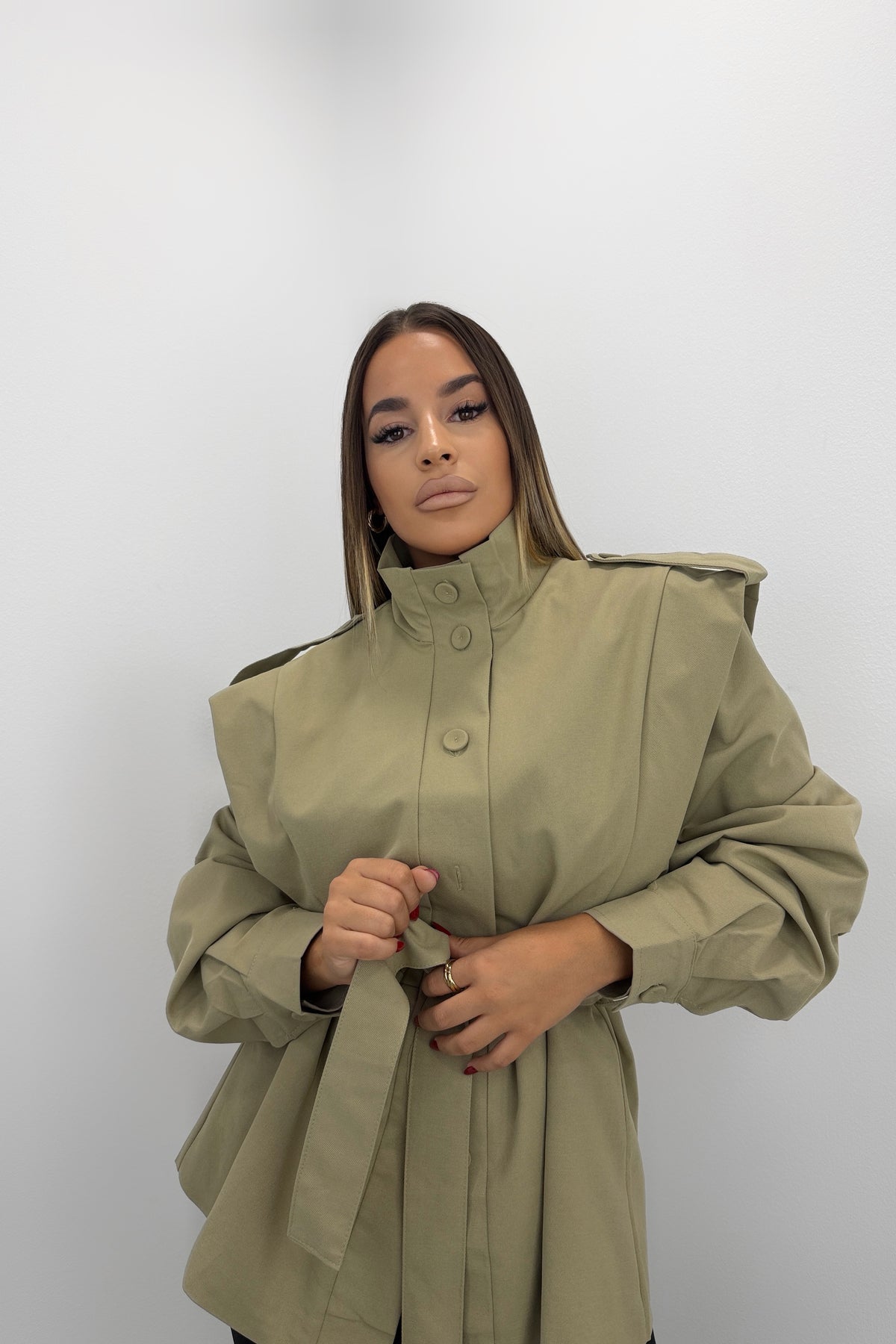 CHAQUETA TRENCH CINTURÓN