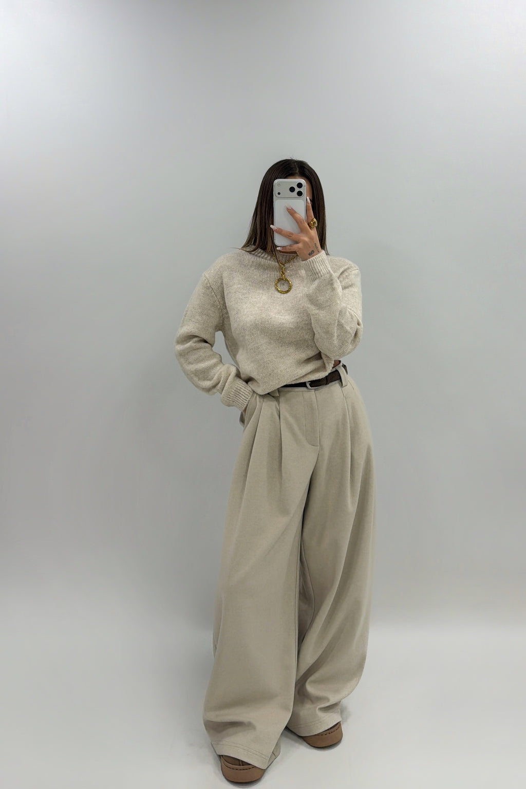 PANTALÓN CON CINTURÓN
