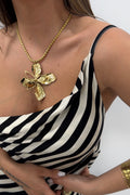 COLLAR ROSE