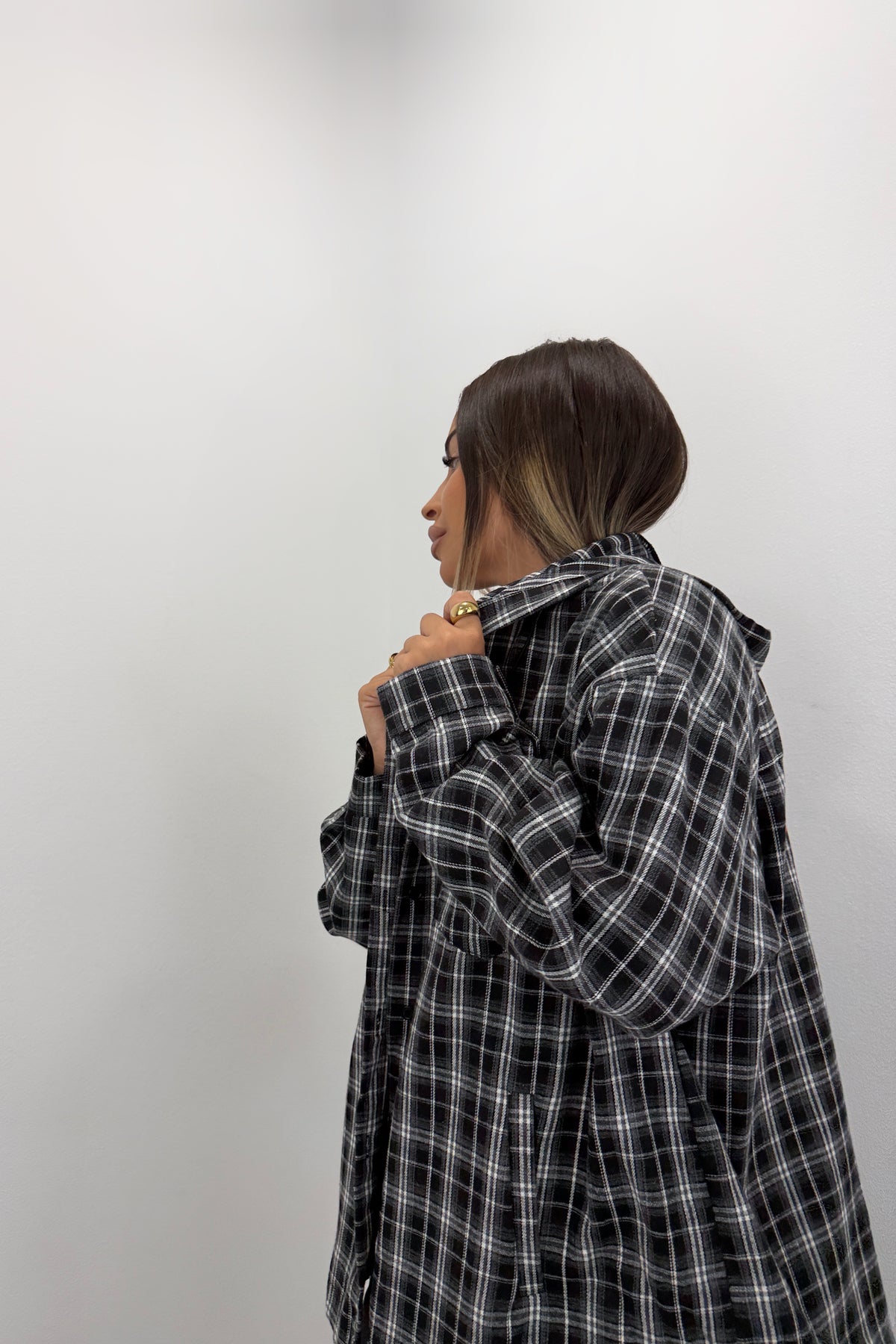 CAMISA CON CAPUCHA