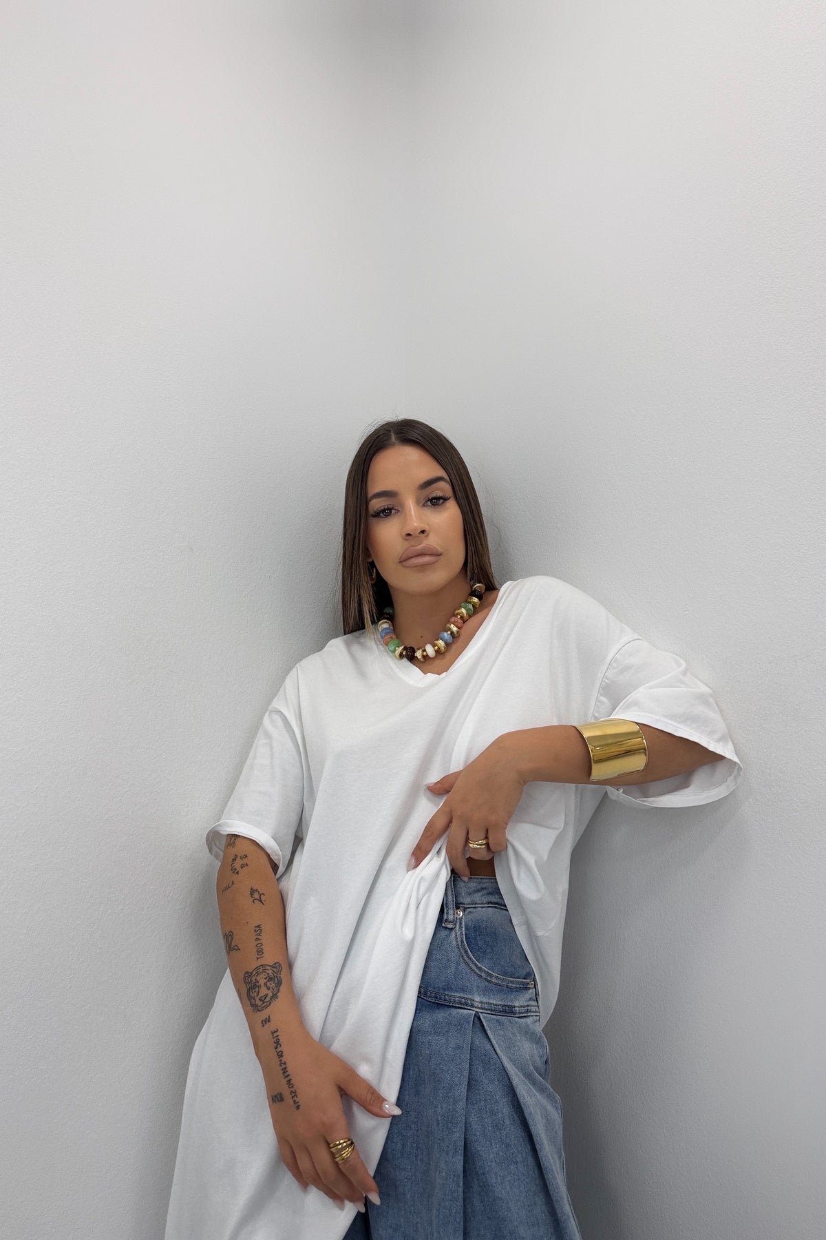 CAMISETA BASIC ASIMÉTRICA