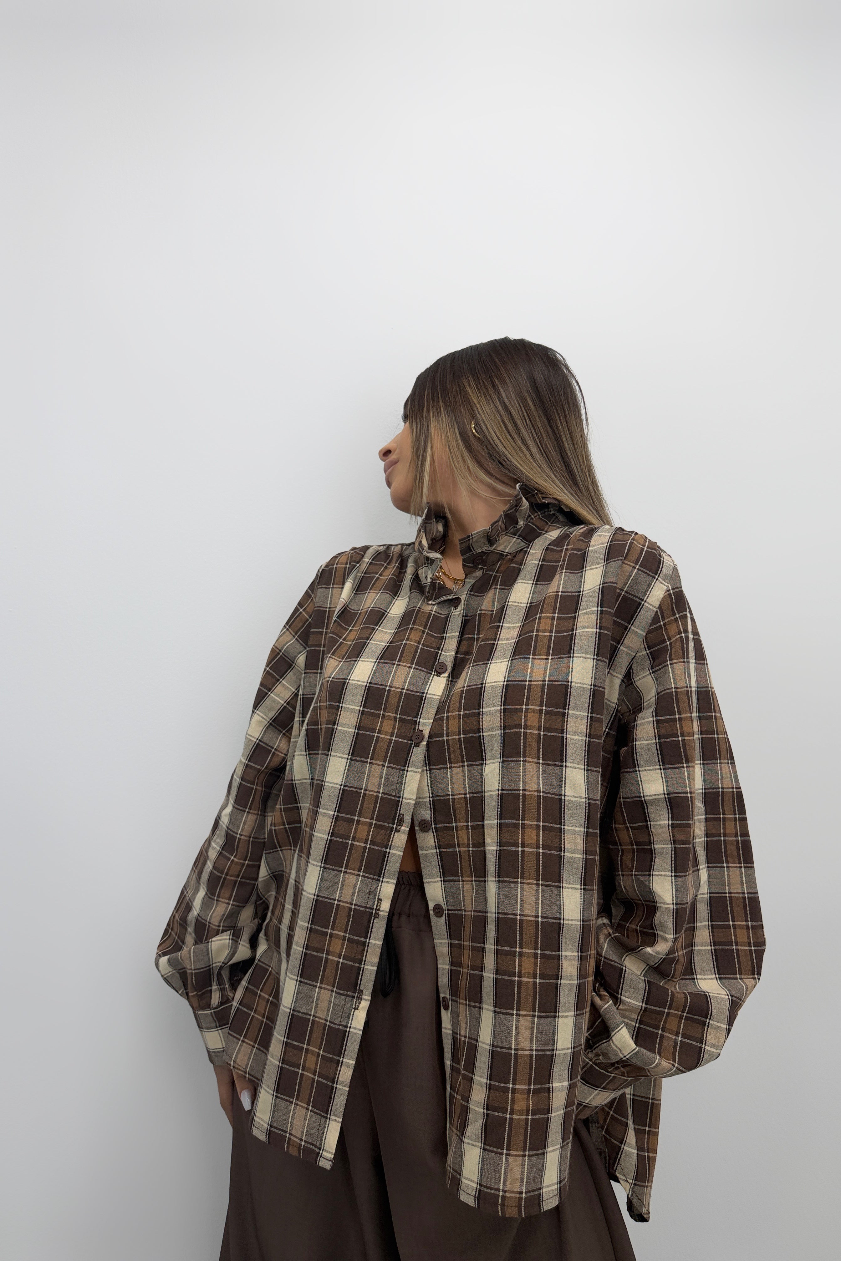 CAMISA DETALLES CUADRS