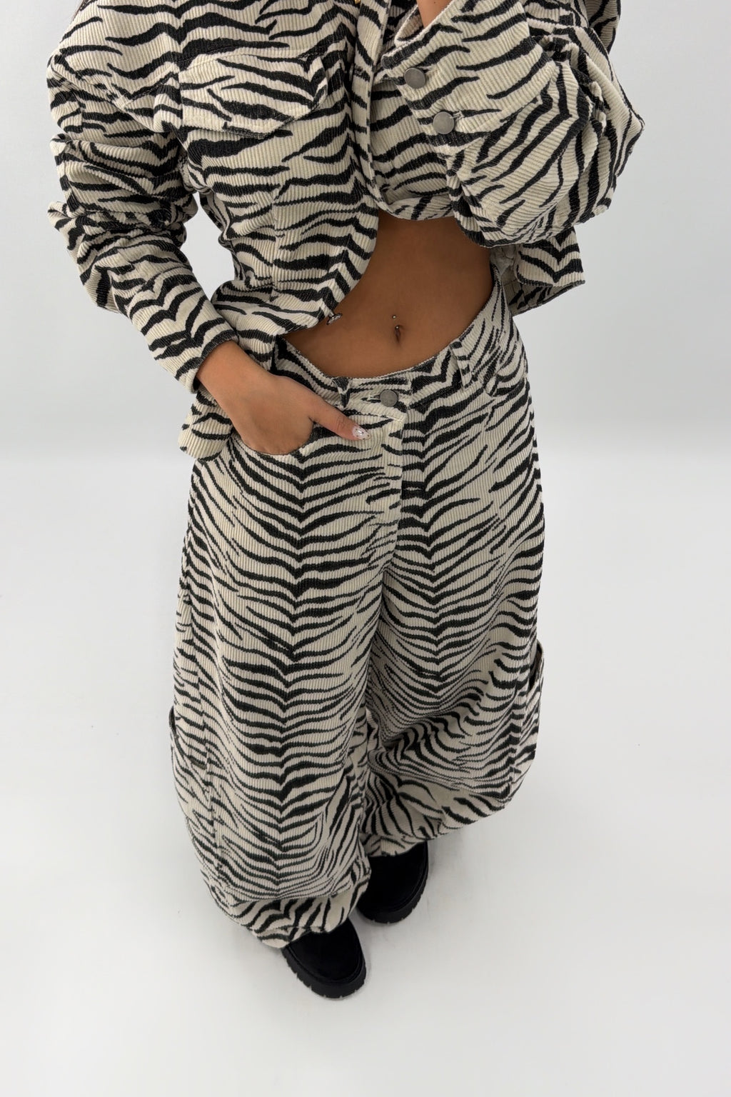 PANTALÓN ZEBRE PANA LUMINA