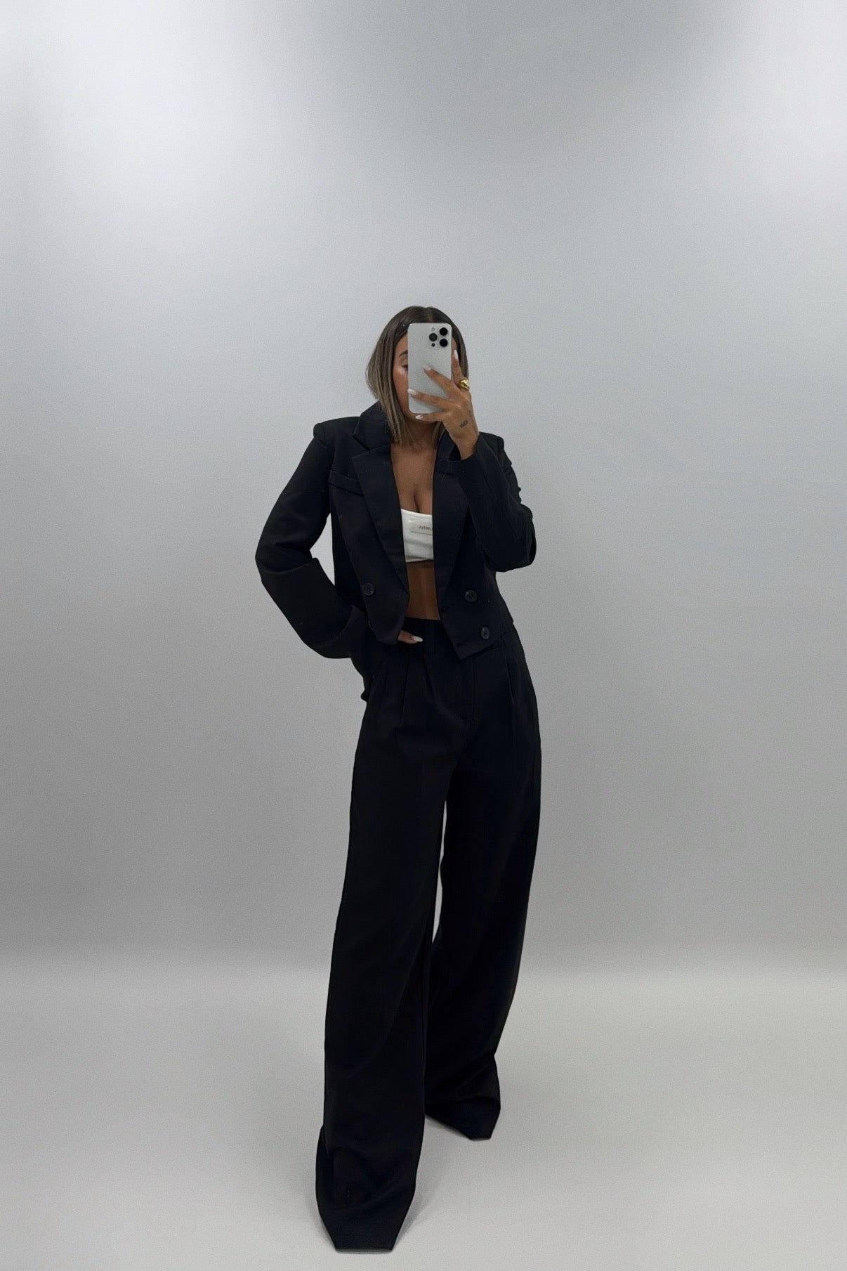 TRAJE BASIC