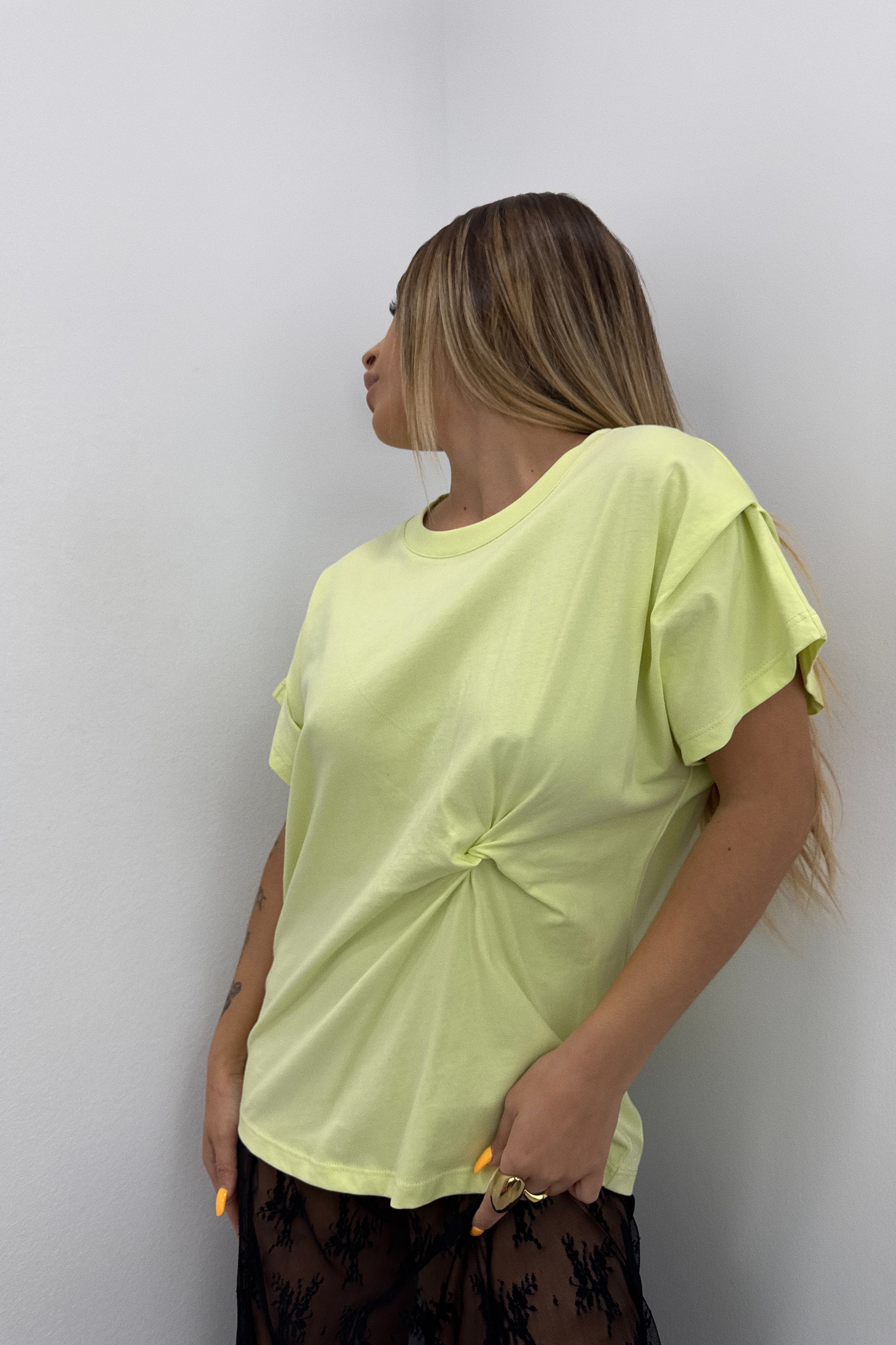 CAMISETA HOMBRERAS AND NUD LUMINA