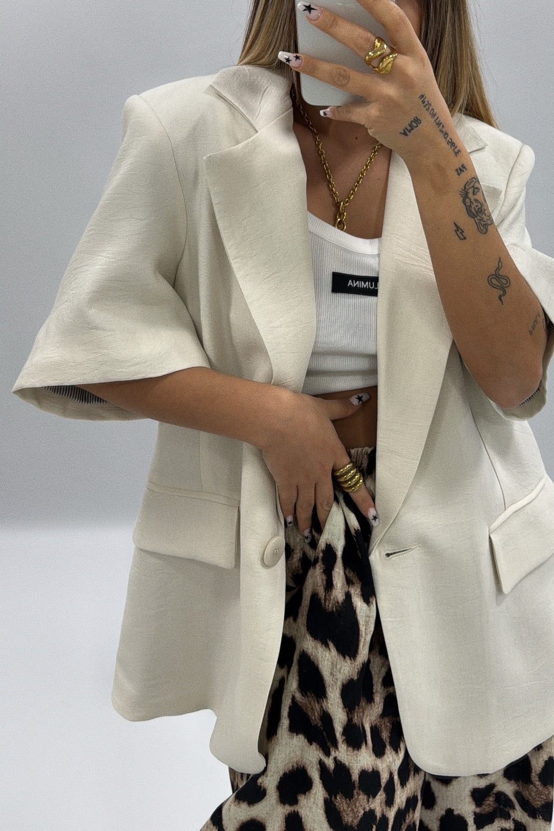 BLAZER MANG CORTA LUMINA