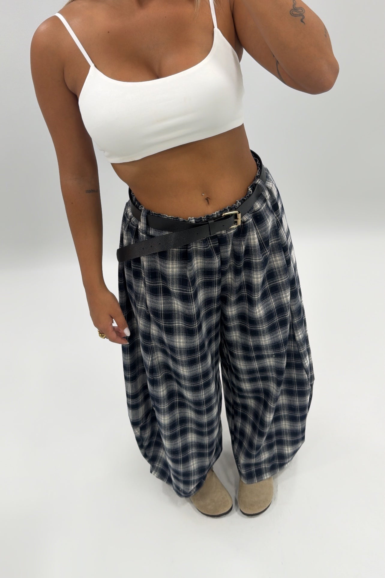 PANTALÓN CUADRE CON CINTURÓN