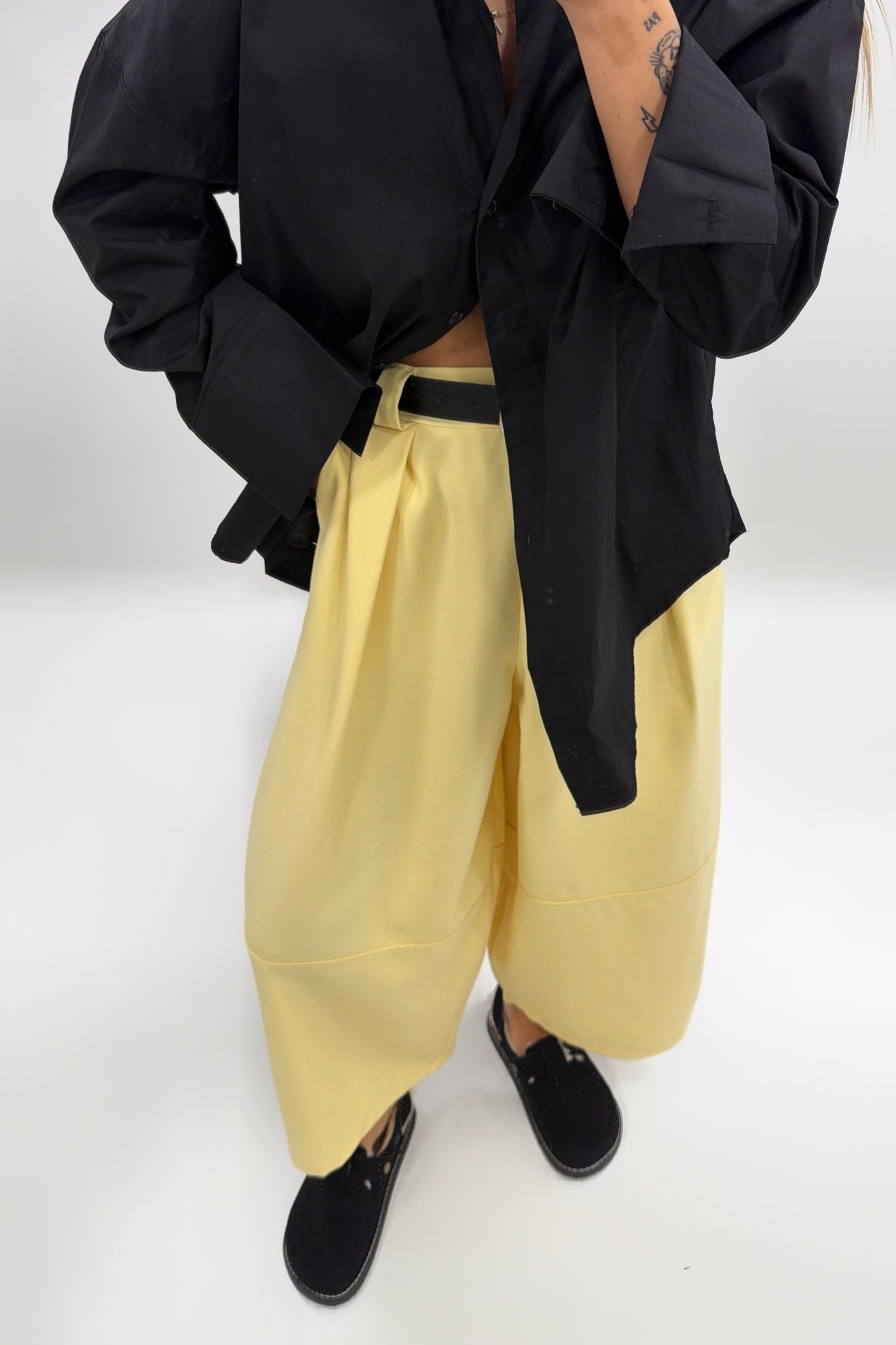 PANTALÓN AMAR CON CINTURÓN