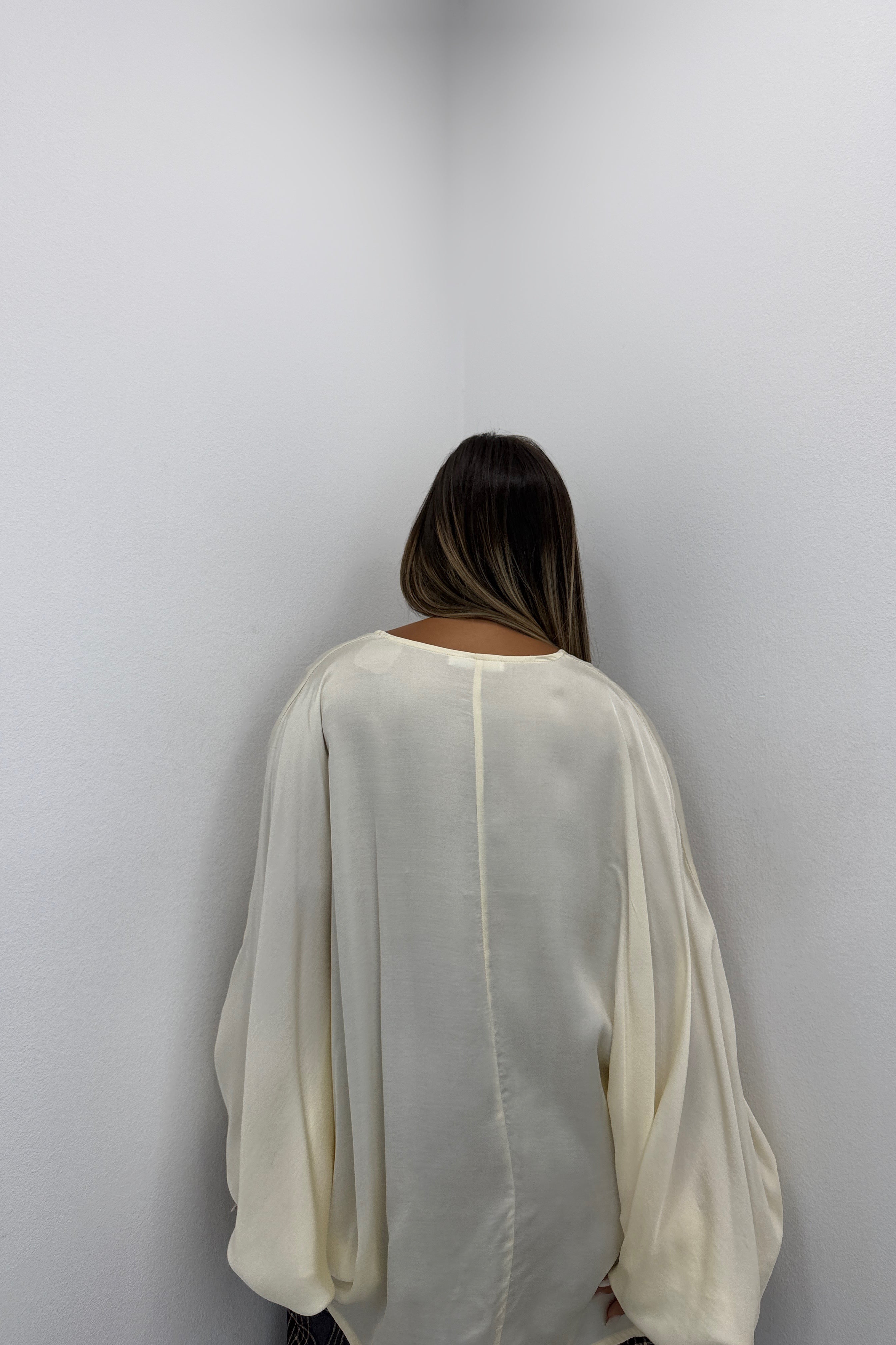 BLUSA SATÉN CREM