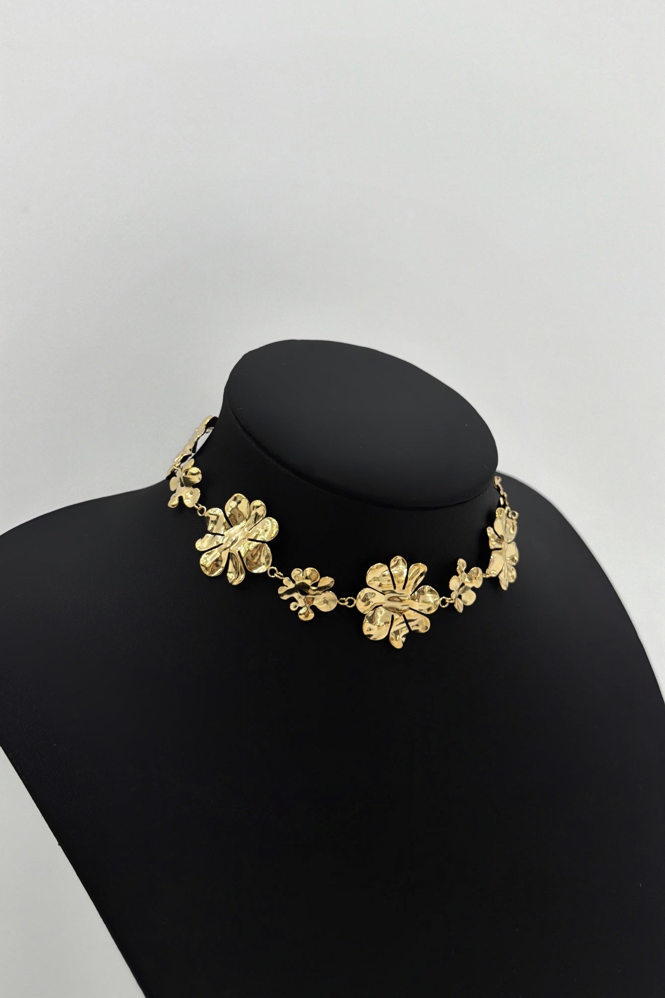COLLAR CHOCKER ROSES