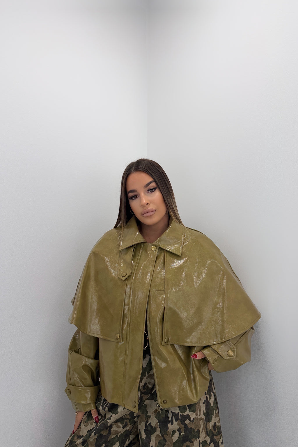 CHAQUETA OLIVE CAPA