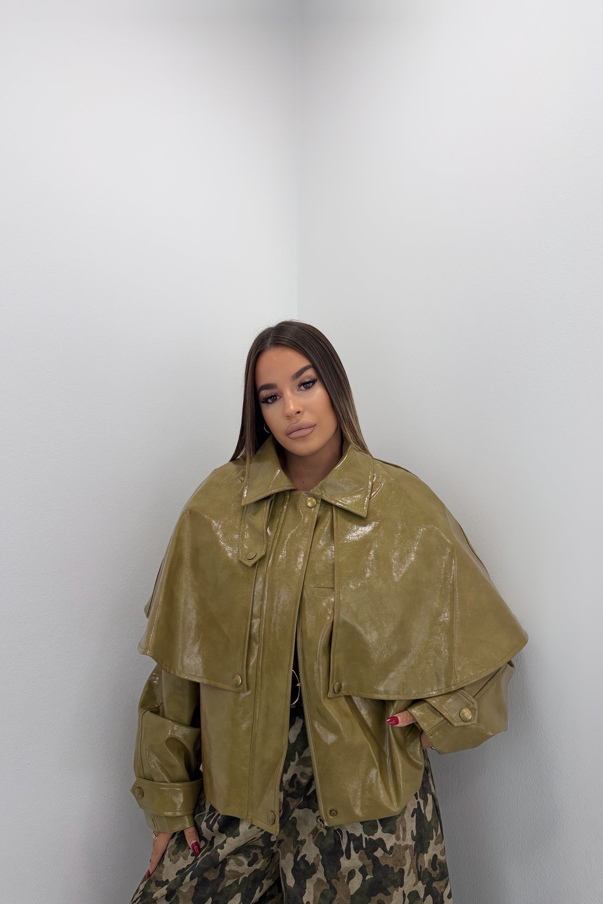 CHAQUETA OLIVE CAPA