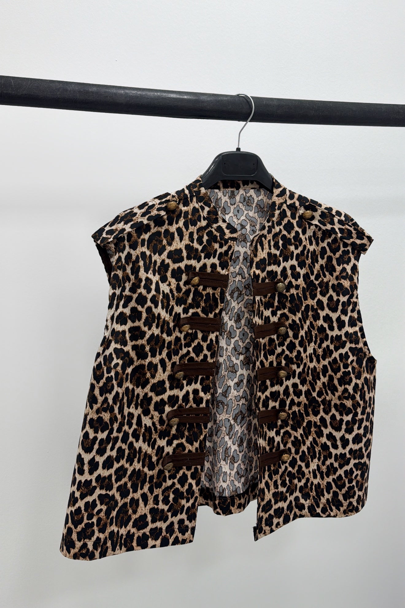 CHALECO LEOPARDE