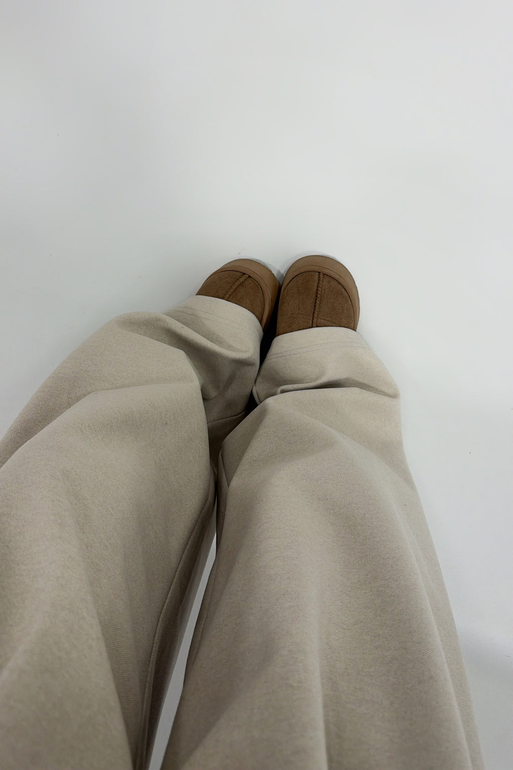 PANTALÓN CON CINTURÓN