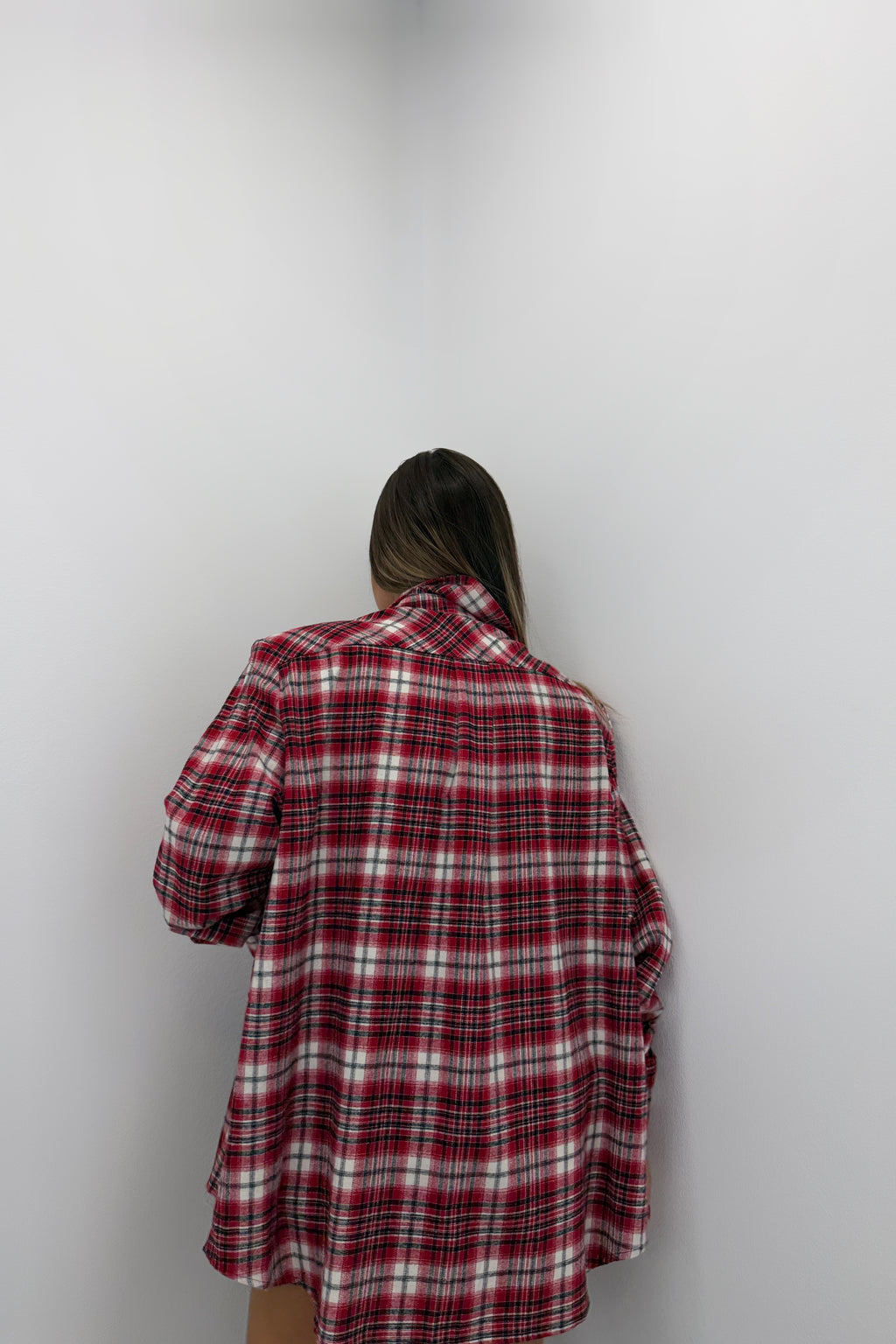 CAMISA HOMBRERAS CON PAREO LUMINA