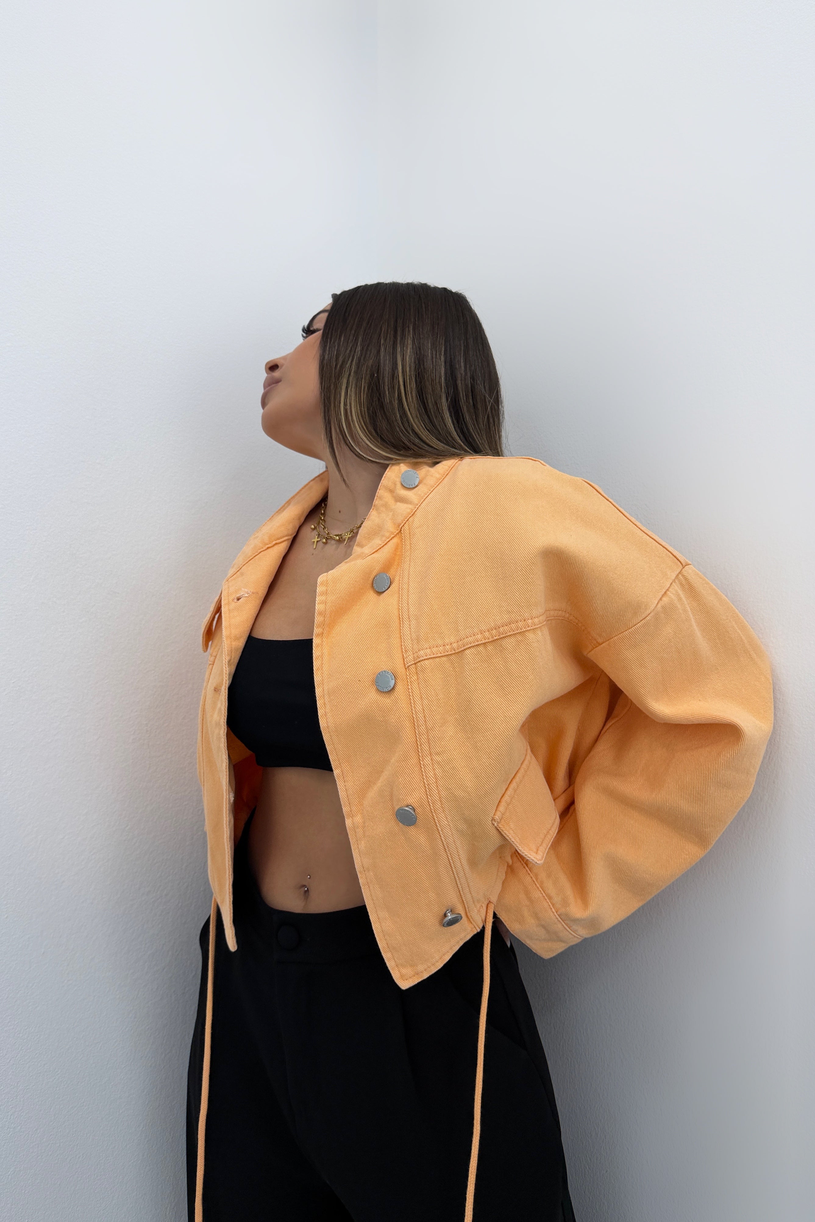 CHAQUETA CROPPED FRUNZ