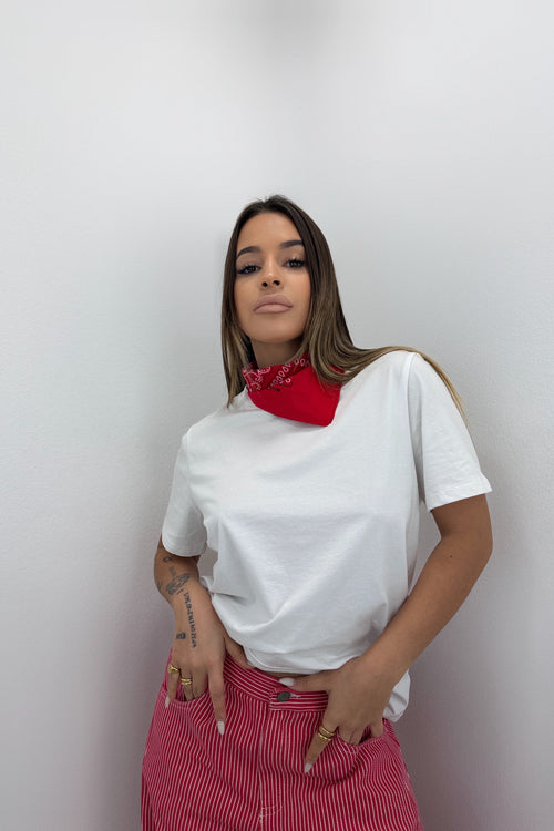 CAMISETA CON PAÑUELO