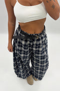 PANTALÓN CUADRE CON CINTURÓN