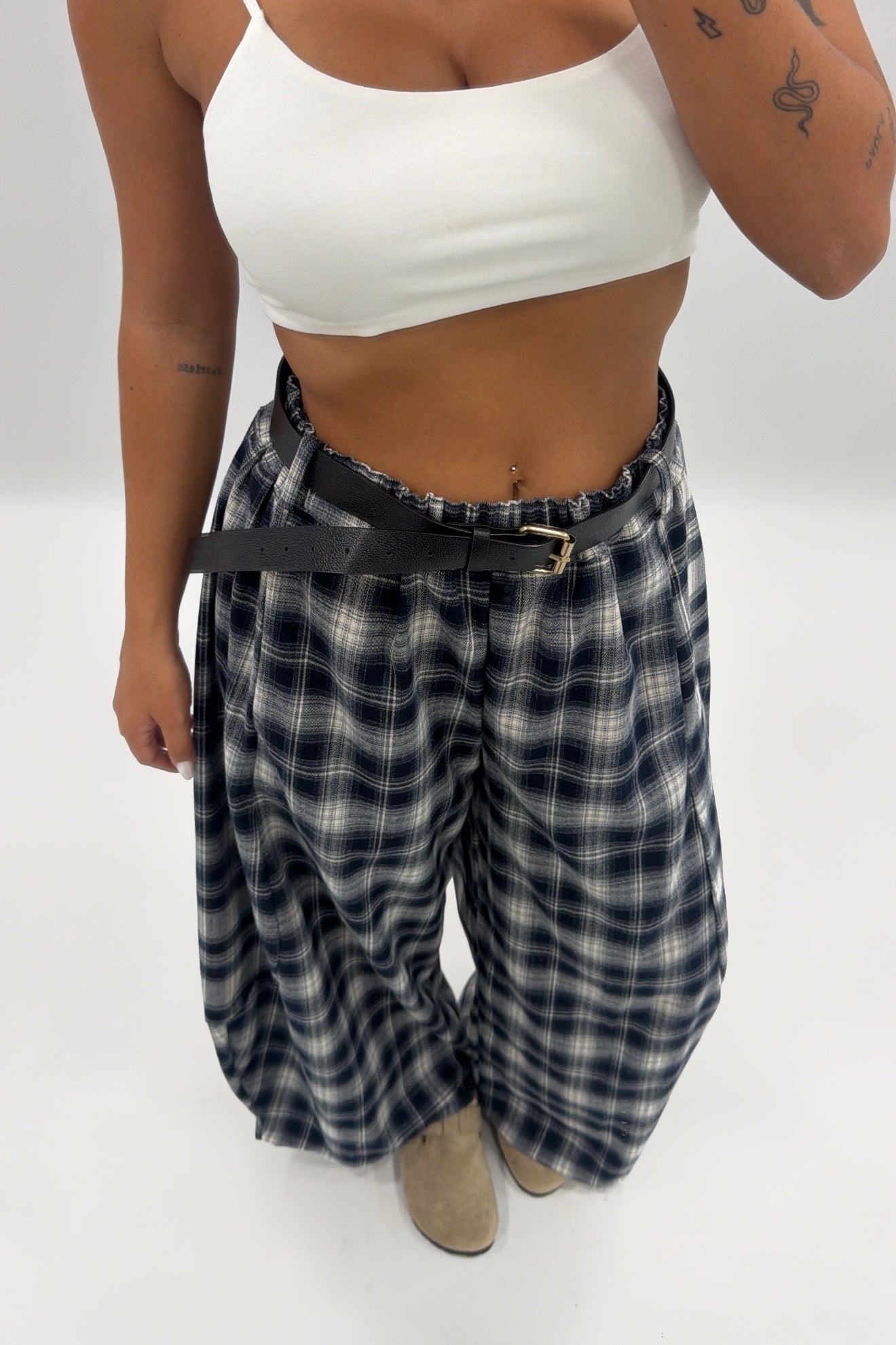 PANTALÓN CUADRE CON CINTURÓN