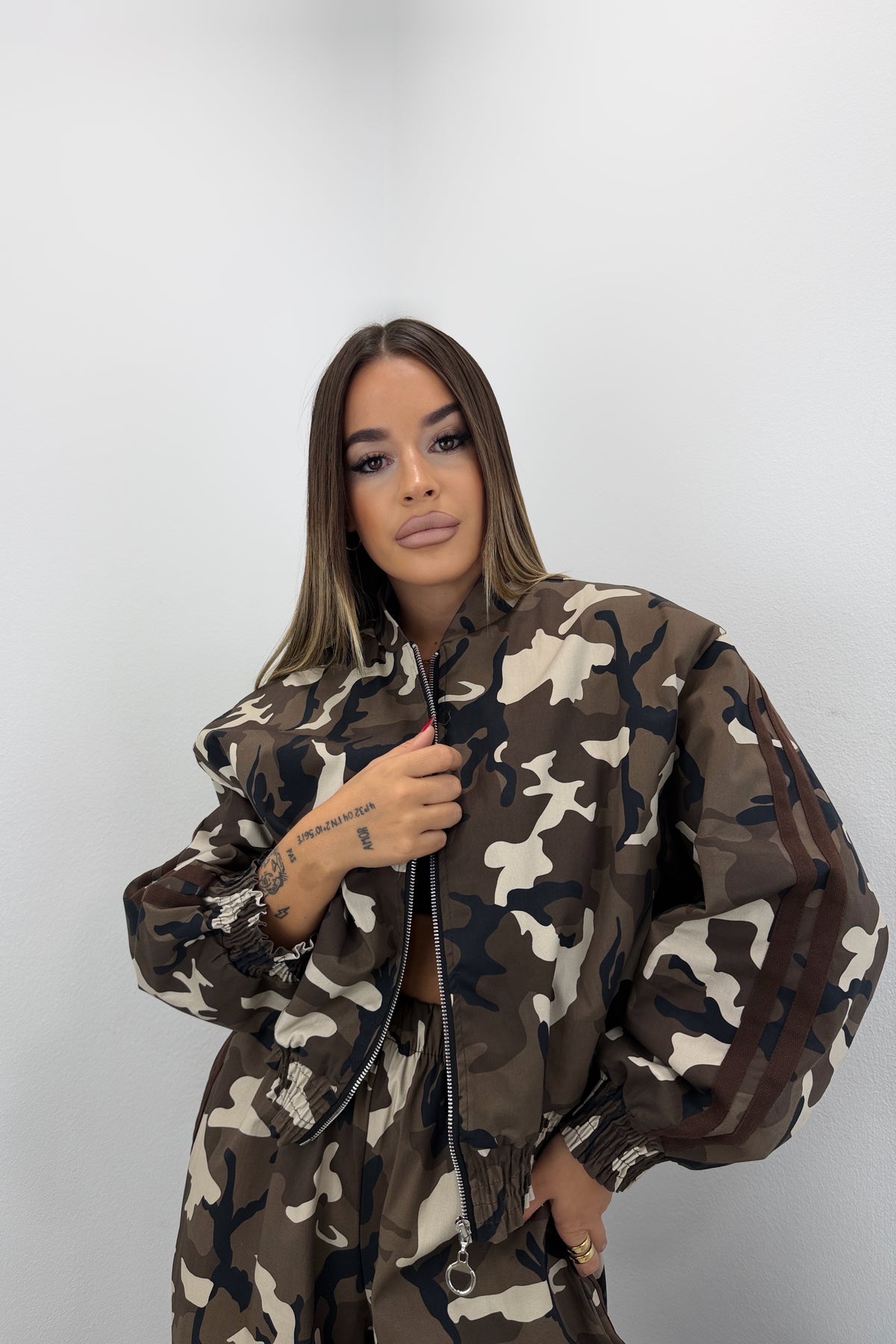 CHAQUETA CAMUFLAJE BEG