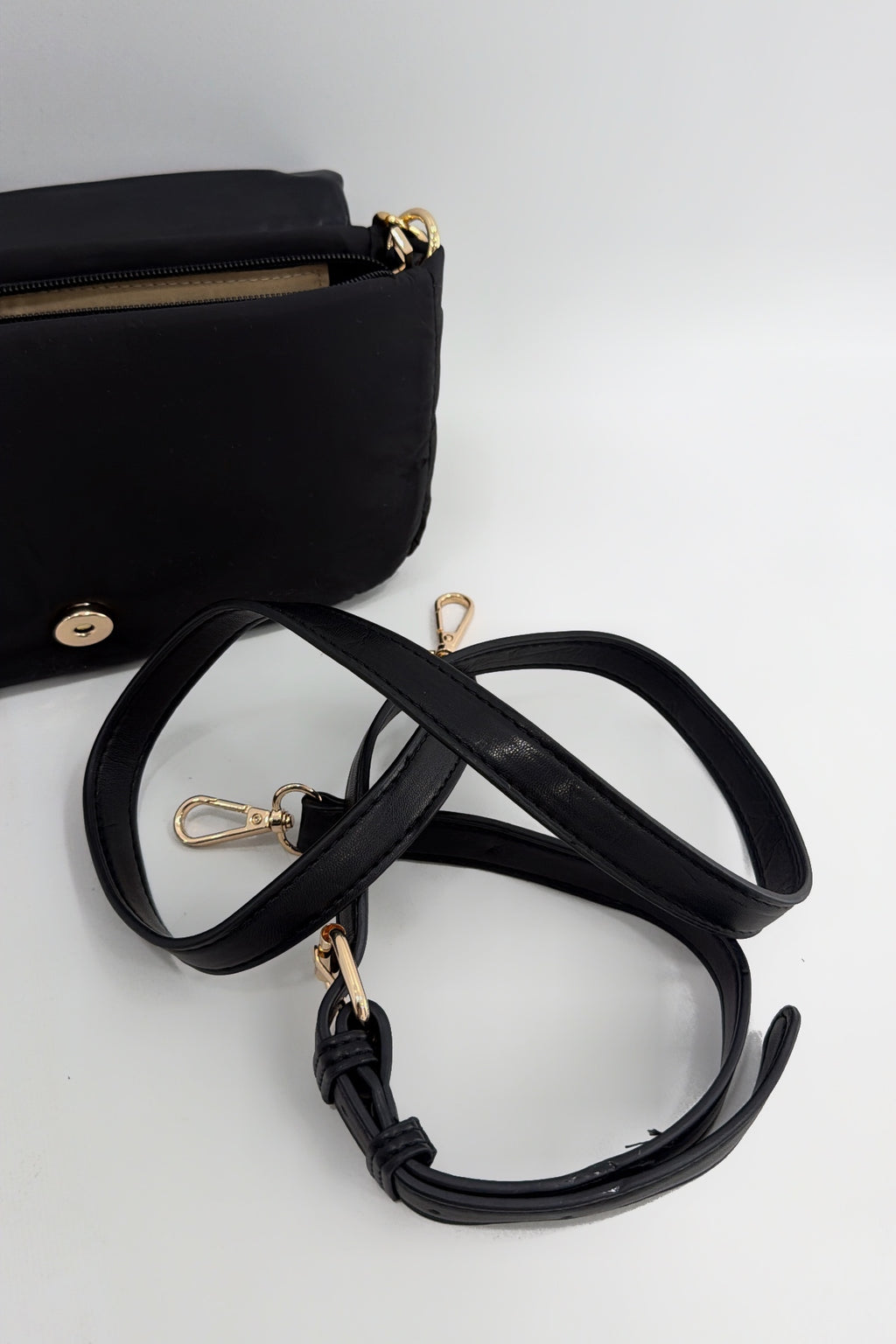 BOLSO ACOLCHADO CON DORE