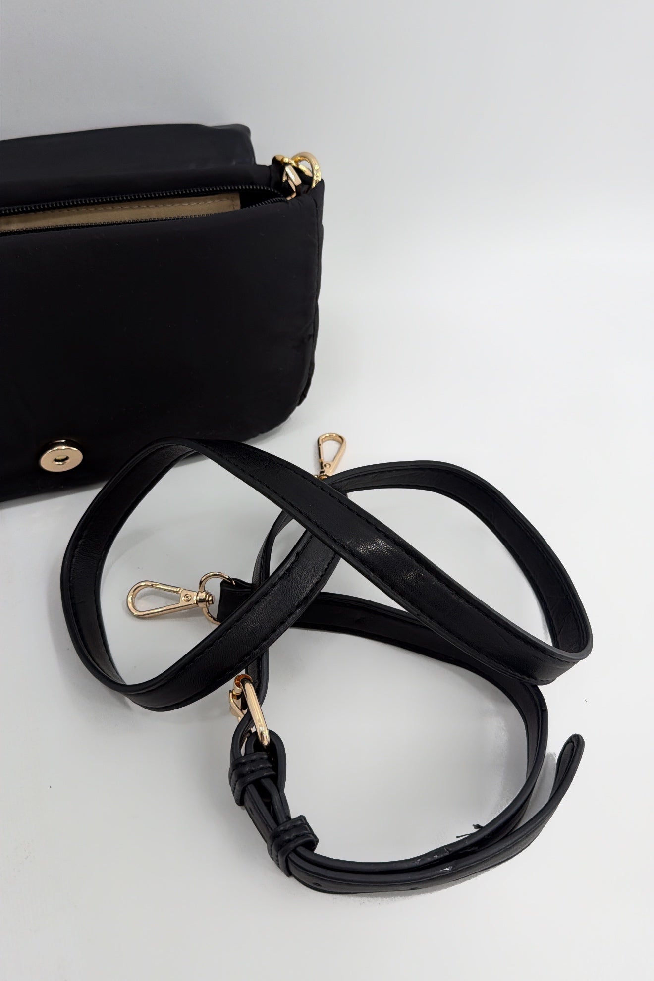 BOLSO ACOLCHADO CON DORE