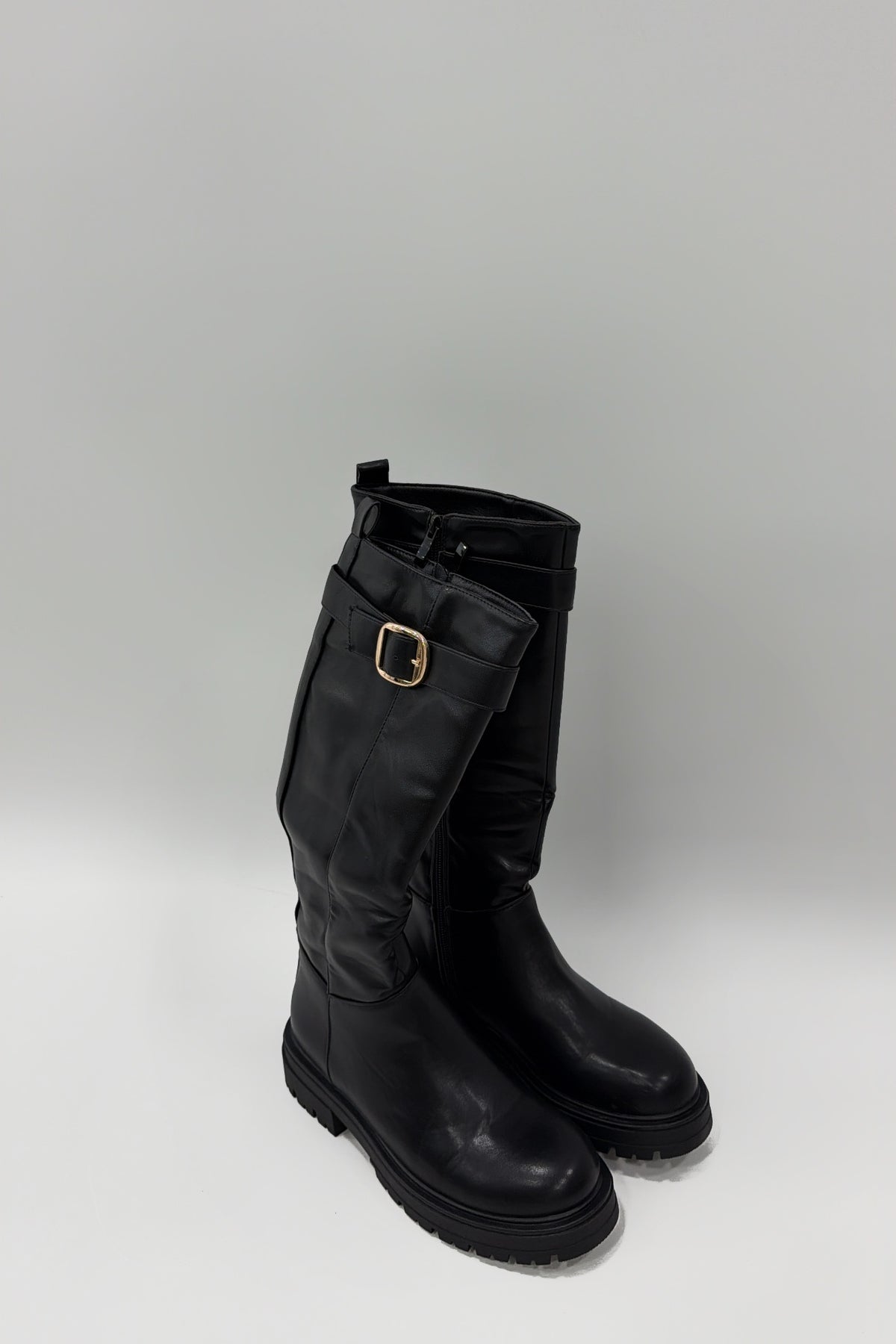 BOTAS PLANAS CON HEBILLA