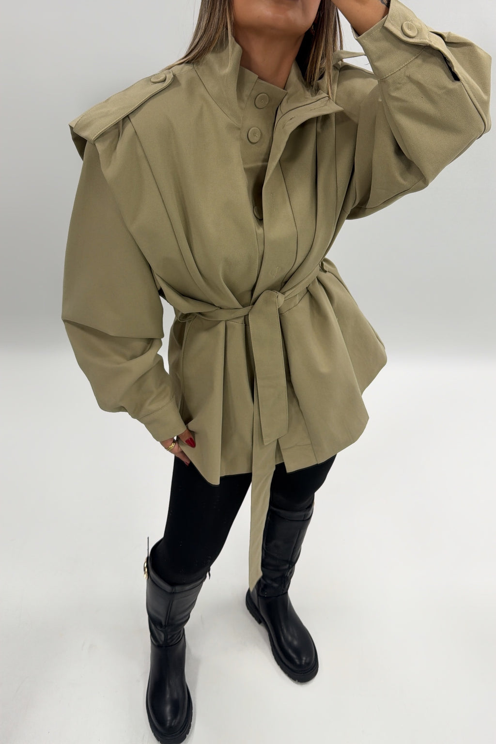 CHAQUETA TRENCH CINTURÓN