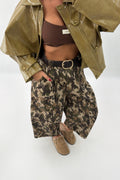 PANTALÓN CAMUFLAJE CON CINTURÓN