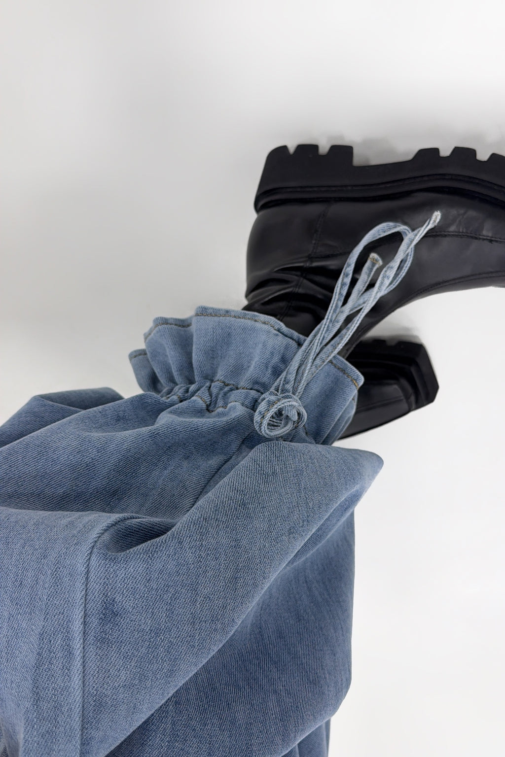 PANTALÓN DENIM FRUNZ