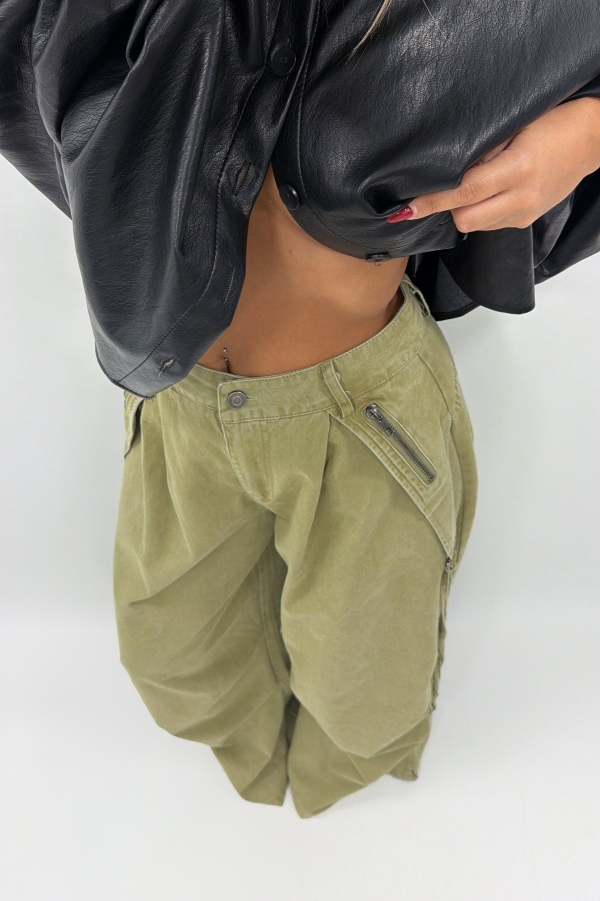 PANTALÓN CARGO DETAIL