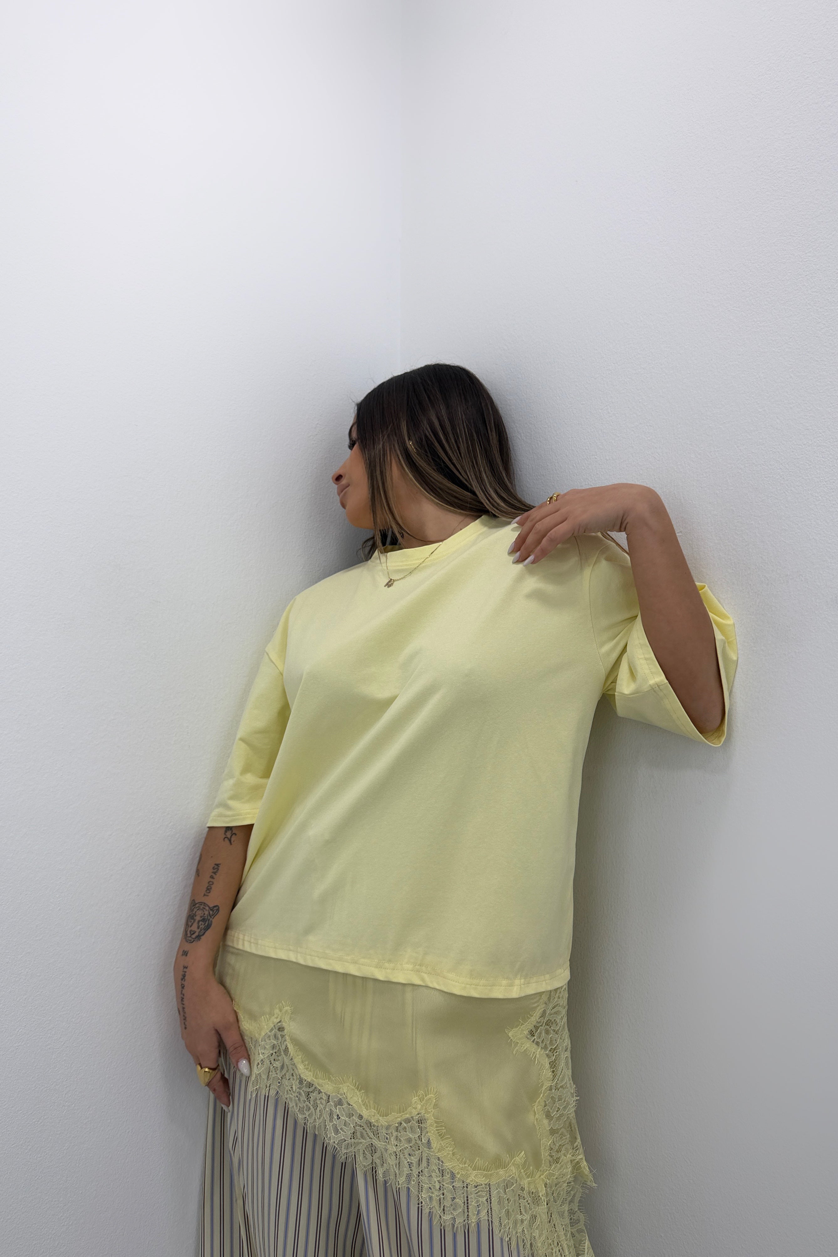CAMISETA DETAIL ENCAJE SATÉN