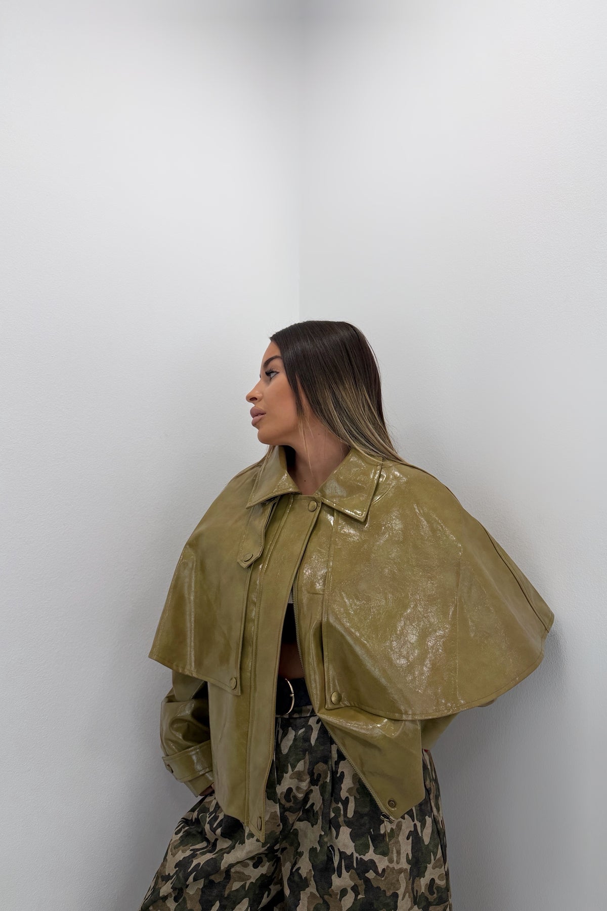 CHAQUETA OLIVE CAPA