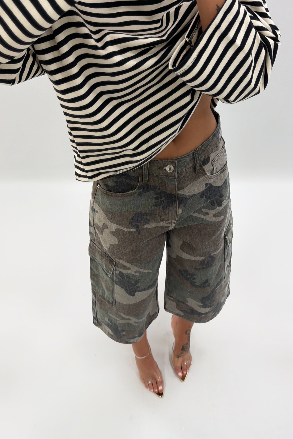 PANTALÓN BERMUDA CAMU
