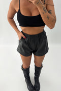 PANTALÓN SHORT POLIPIEL