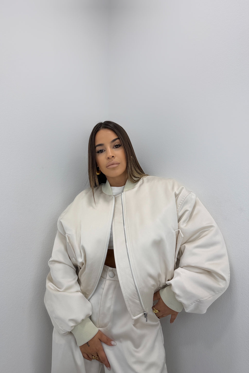 CHAQUETA BOMBER SATÉN LUMINA