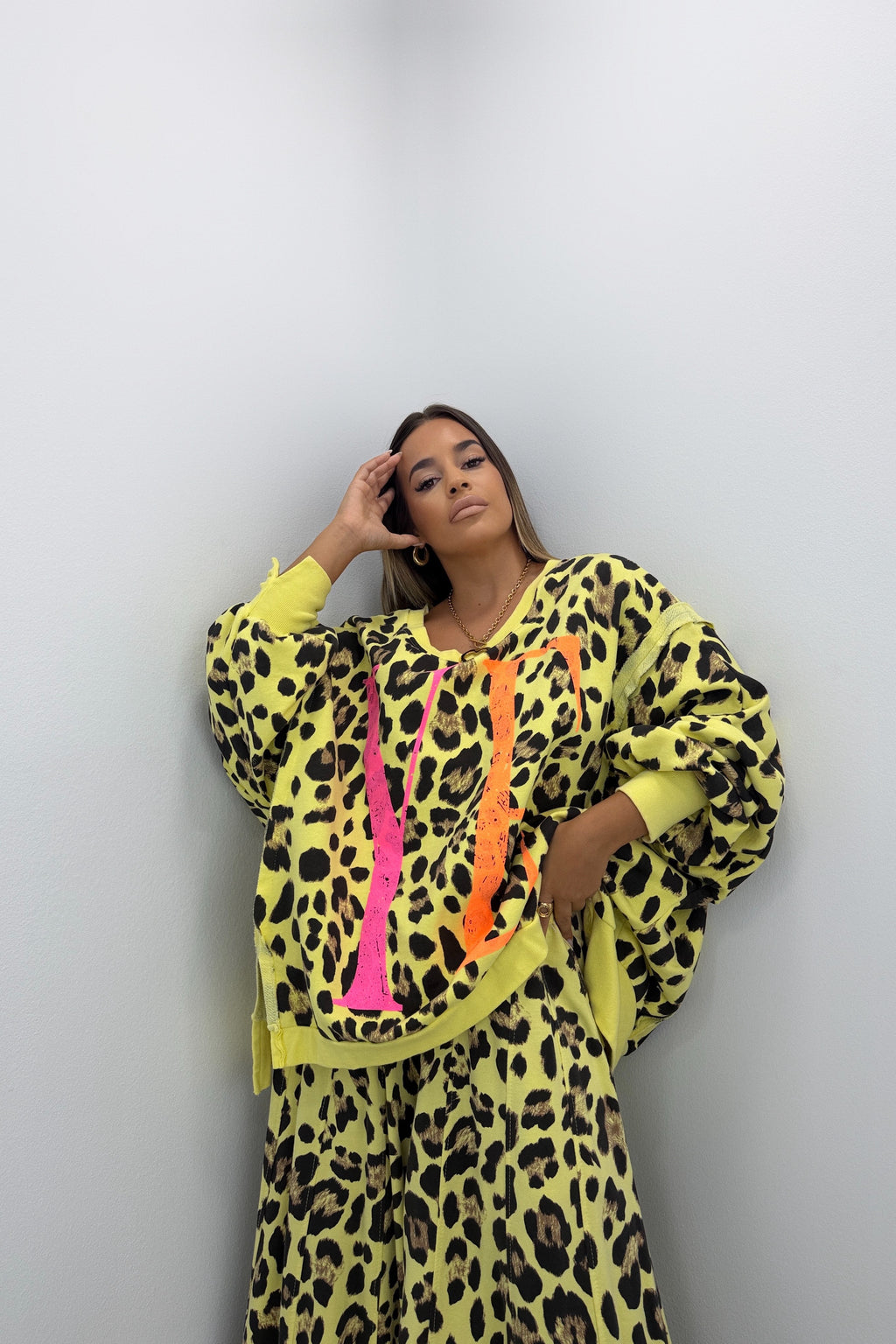 SUDADERA LEO FLÚOR